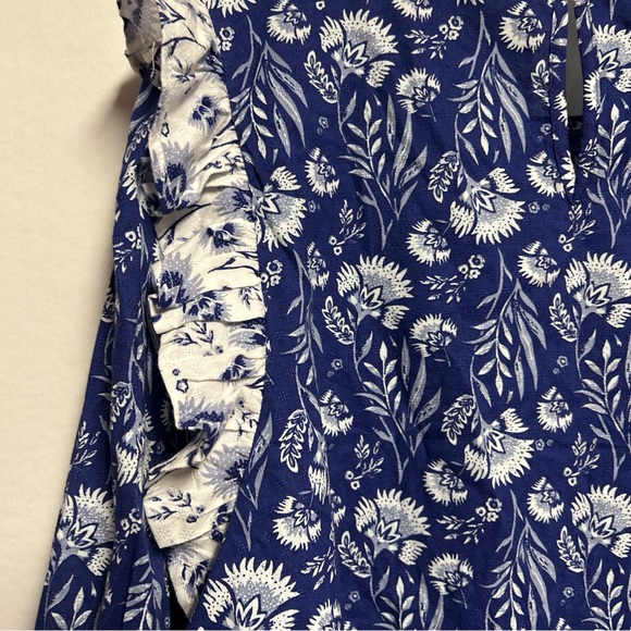 Universal Thread Blue Floral Blouse - Picture 8 of 14